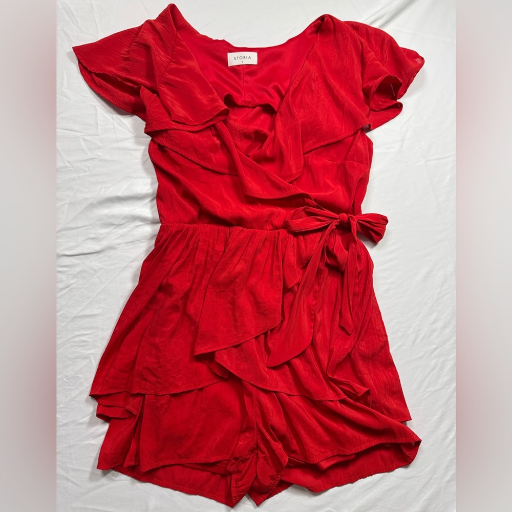 Storia Vibrant Red Ruffled Romper size small